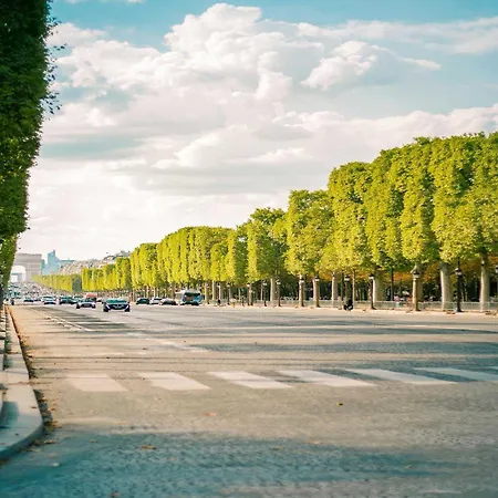 Air-conditioned Near Arc Triomphe Appartamento